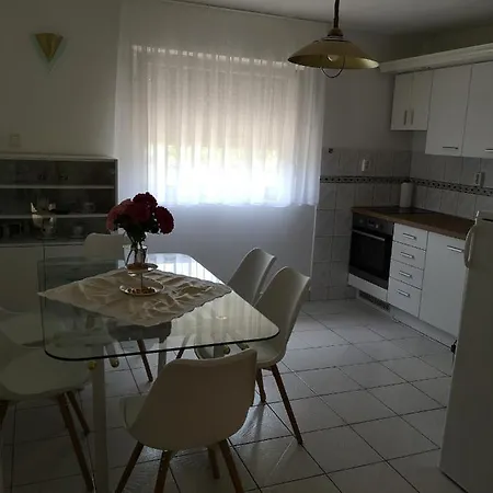 דירה Livia - *